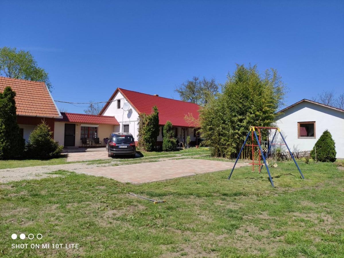 Rákóczi Vendégház Poroszló Exterior foto
