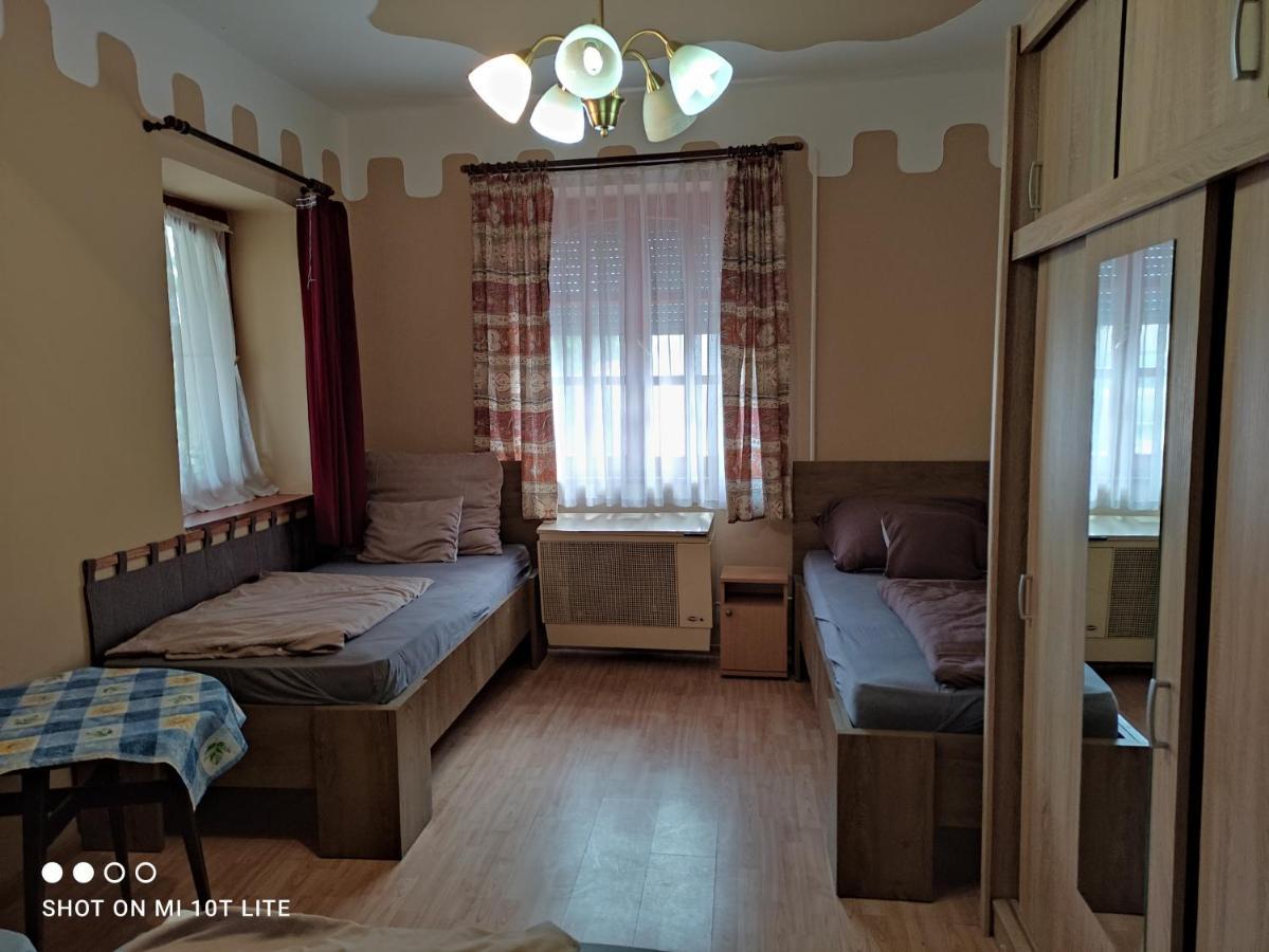 Rákóczi Vendégház Poroszló Exterior foto