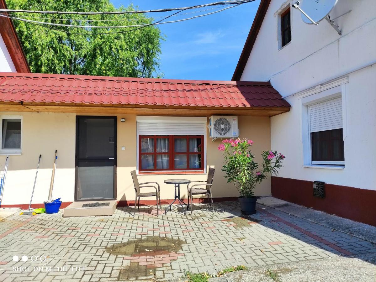 Rákóczi Vendégház Poroszló Exterior foto