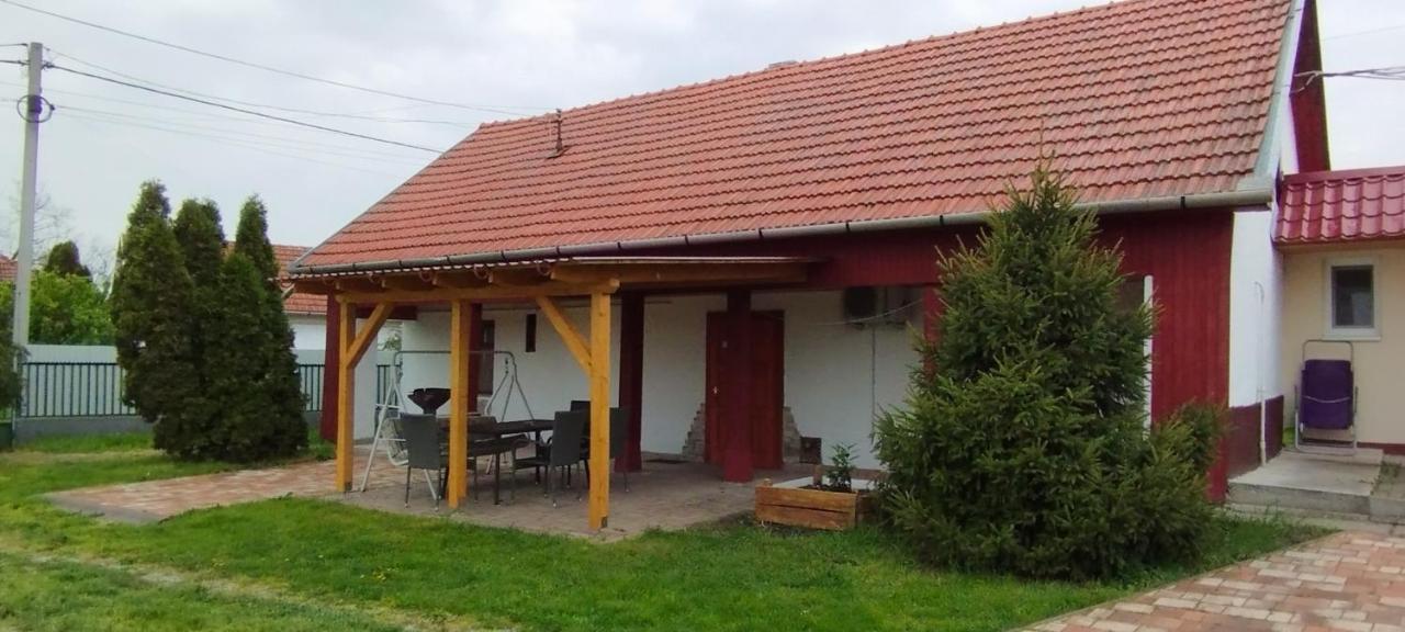 Rákóczi Vendégház Poroszló Exterior foto