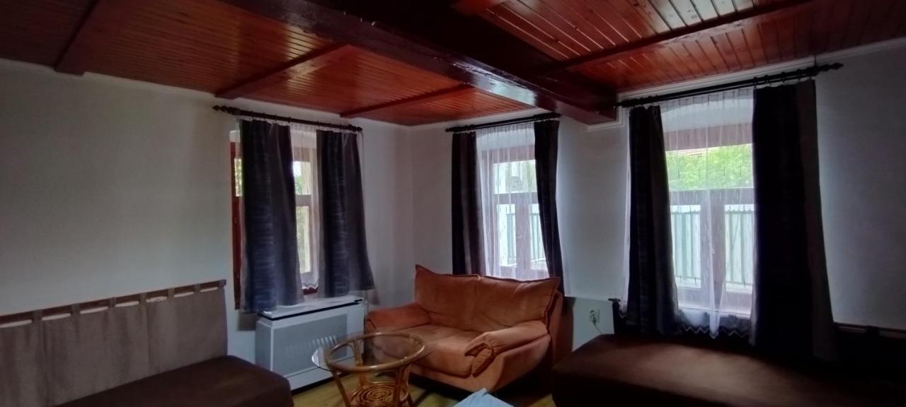 Rákóczi Vendégház Poroszló Exterior foto