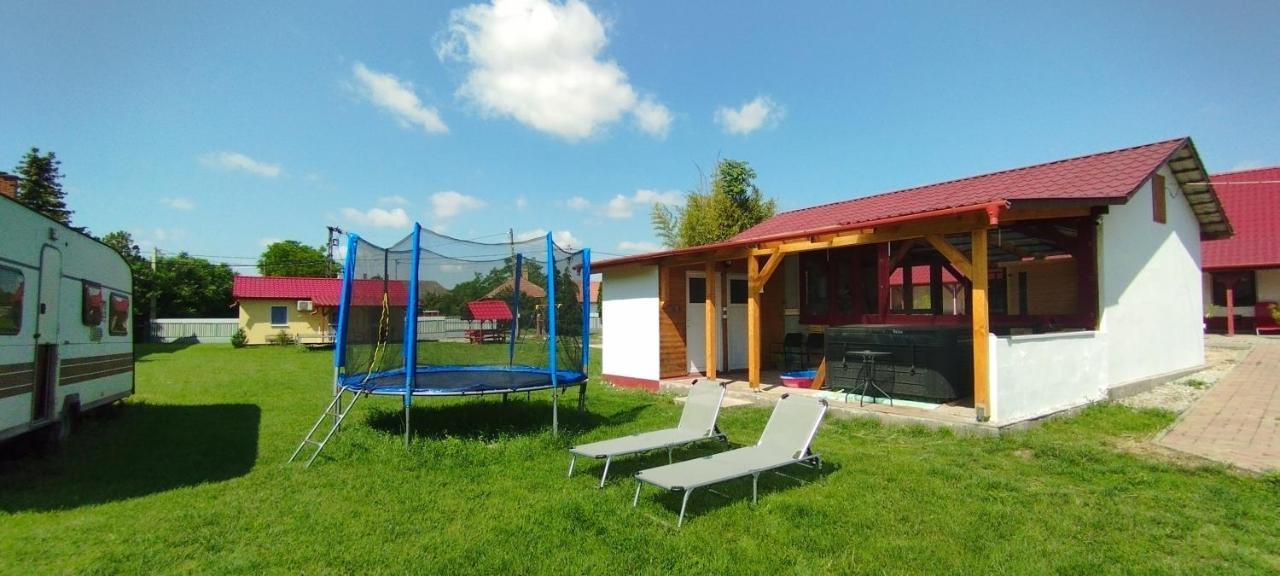 Rákóczi Vendégház Poroszló Exterior foto